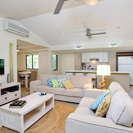 6 Orania Court Rainbow Shores Rainbow Beach Exterior photo