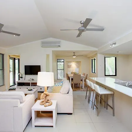 6 Orania Court Rainbow Shores Rainbow Beach Exterior photo