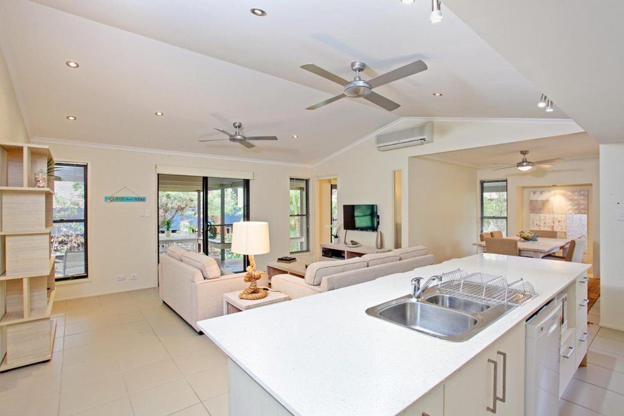6 Orania Court Rainbow Shores Holiday home Rainbow Beach